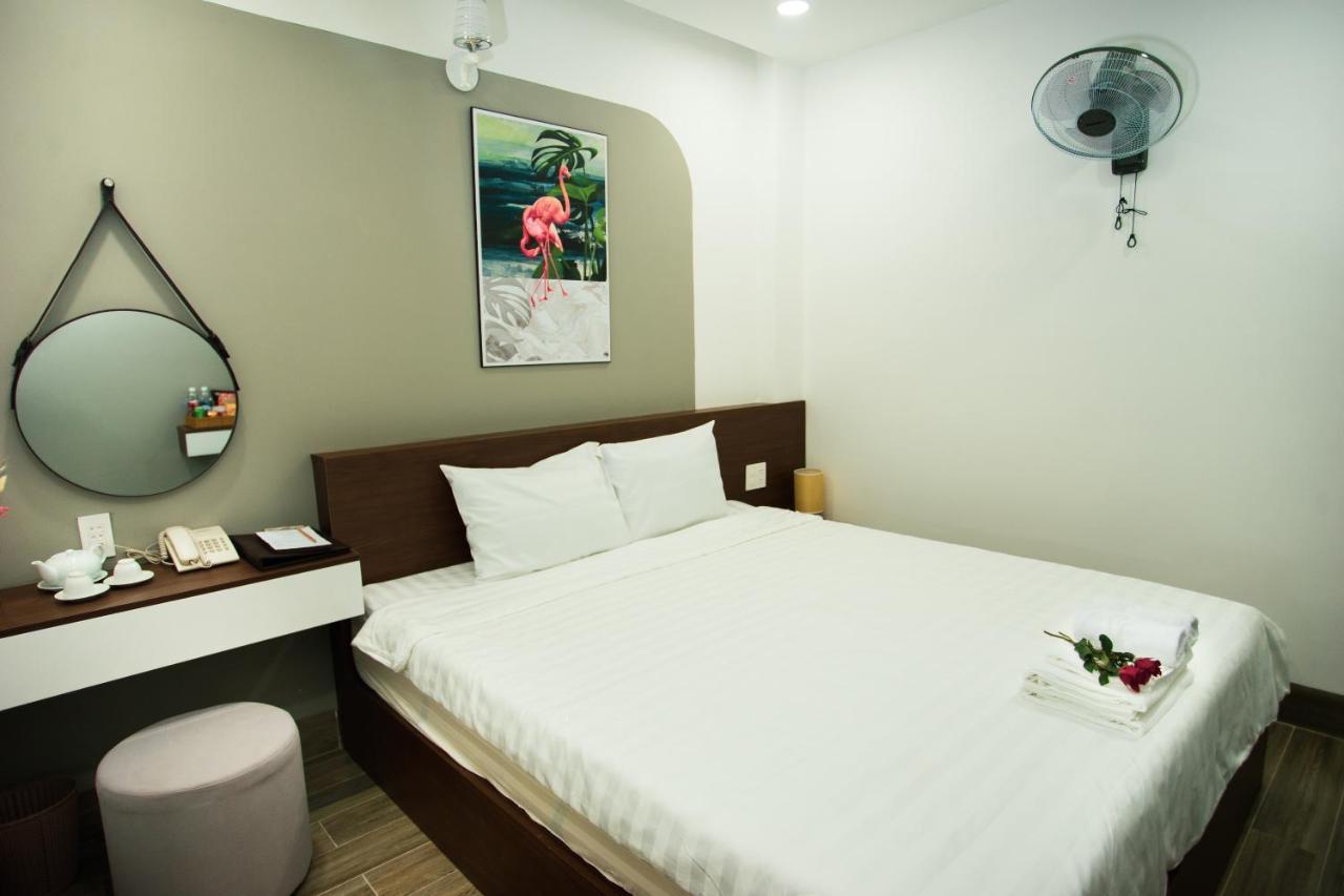 Tesoro Hotel На Транг Екстериор снимка
